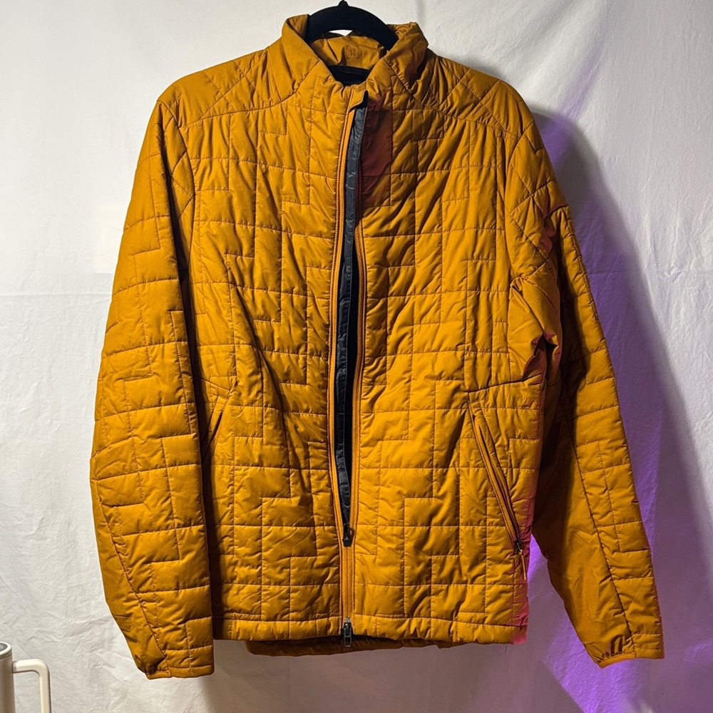 lululemon athletica Men's Puffer Jacket in Tan